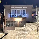 Vakantiehuis «έλα…δάρα» *