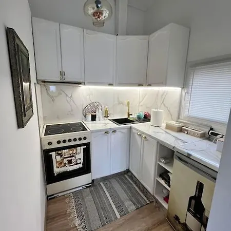 «έλα…δάρα» *