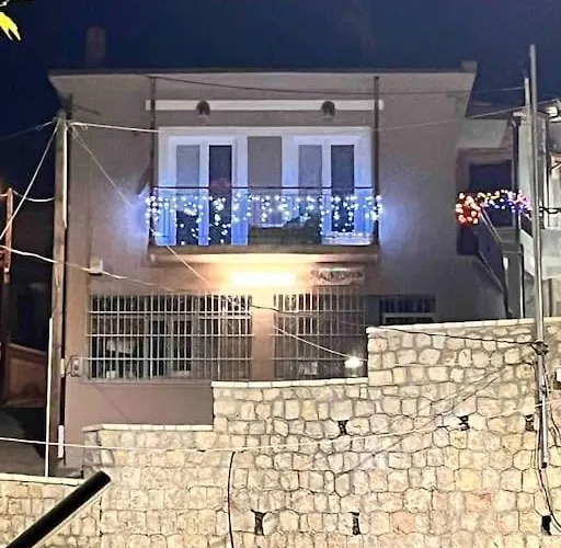 Дом отдыха «έλα…δάρα» *